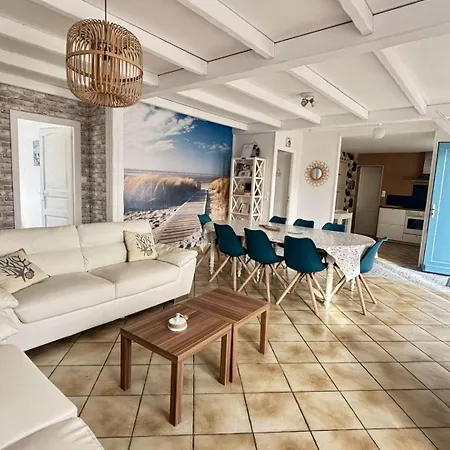 Гостевой дом La Julaumaga, Maison De Famille Quartier Pironniere 4*