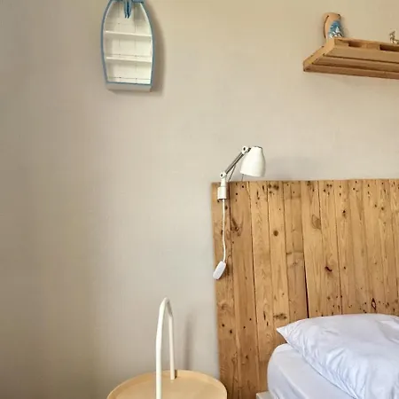 Гостевой дом La Julaumaga, Maison De Famille Quartier Pironniere 4*