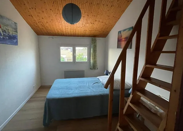 La Julaumaga, Maison De Famille Quartier Pironniere Maison d'hôtes 4*